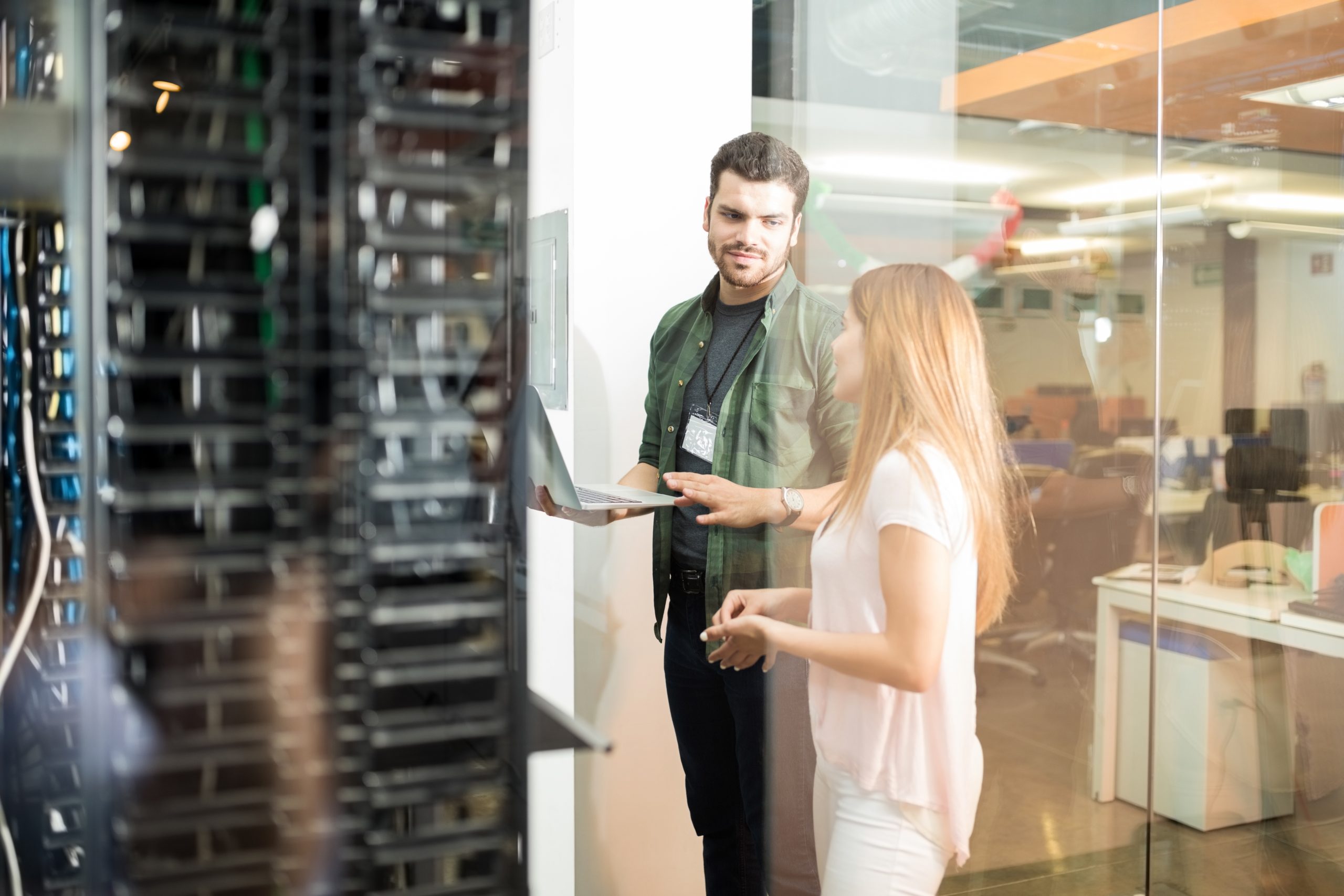 Why Hybrid Server Solutions Are the Future for Dubai Enterprises